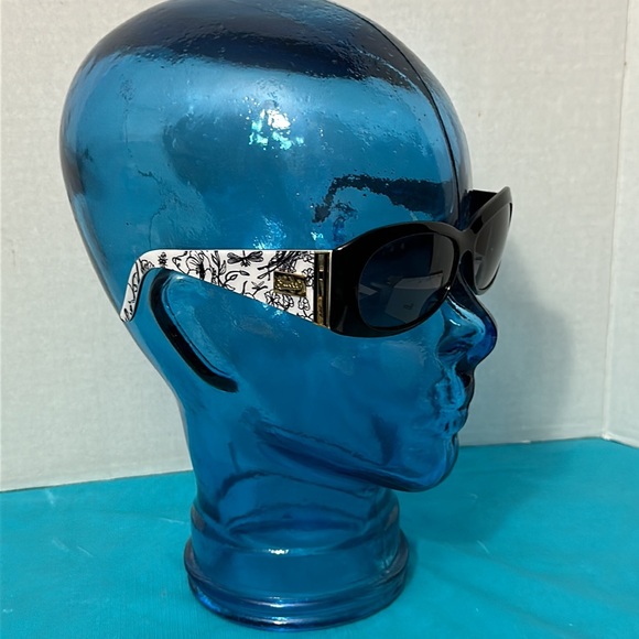 Gucci GG 3079 Sunglasses - Picture 9 of 12